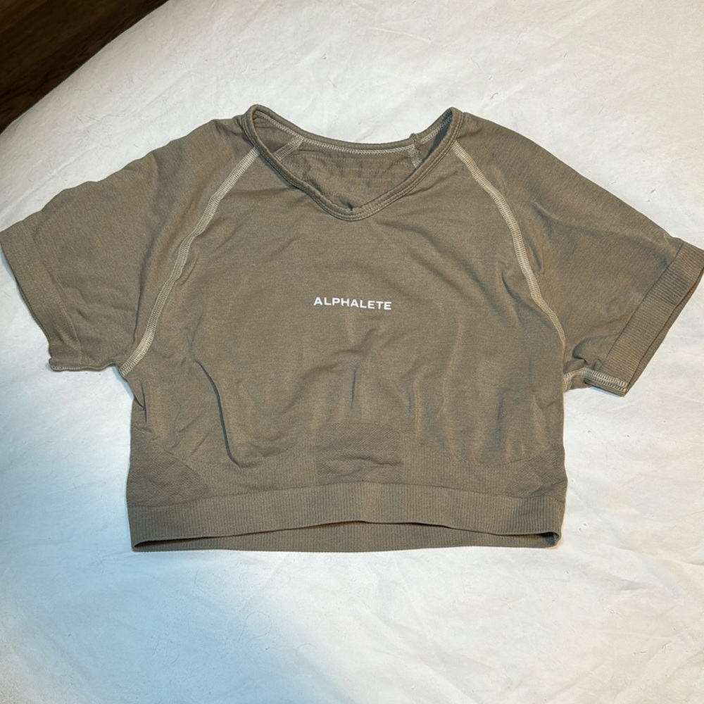 Alphalete crop top